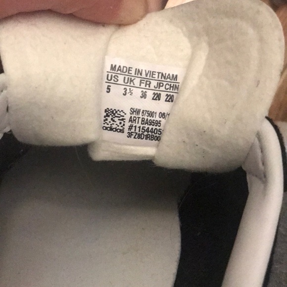 gazelle adidas shoes - Picture 3 of 4